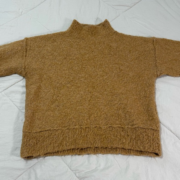 Free People Women’s Tan Distressed Mock Turtleneck Pullover Sweater Size Small - Picture 13 of 13